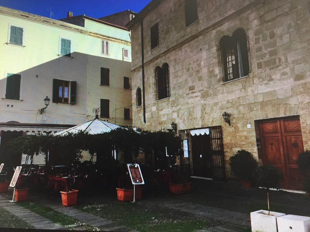 Cozy Apartment Mati Alghero Historic Center Bagian luar foto
