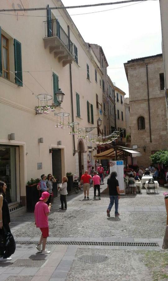 Cozy Apartment Mati Alghero Historic Center Bagian luar foto