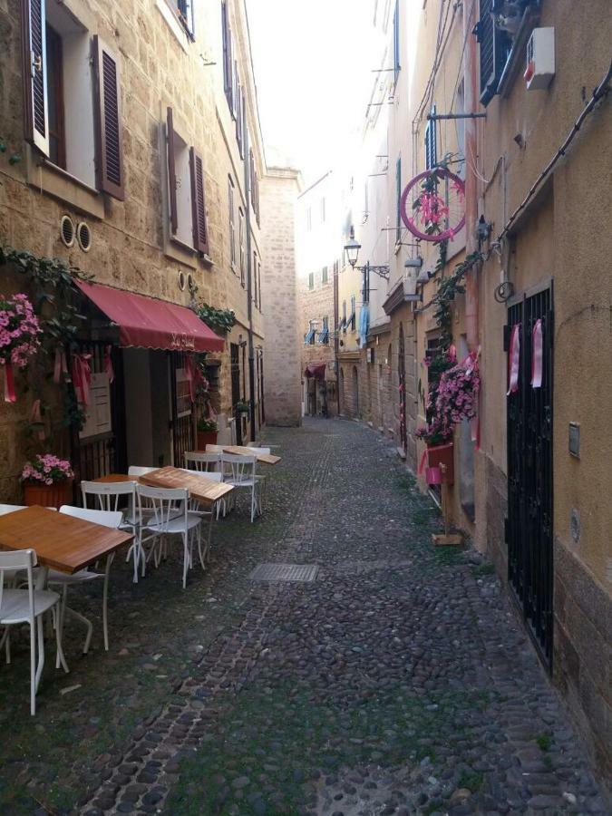 Cozy Apartment Mati Alghero Historic Center Bagian luar foto